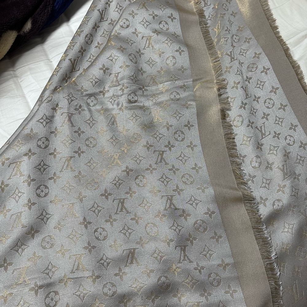 Louis Vuitton scarf